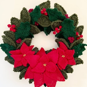 Poinsettia Christmas Floral Wreath Knitting Pattern