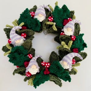 Gonk Gnome Christmas Wreath - Knitting Pattern