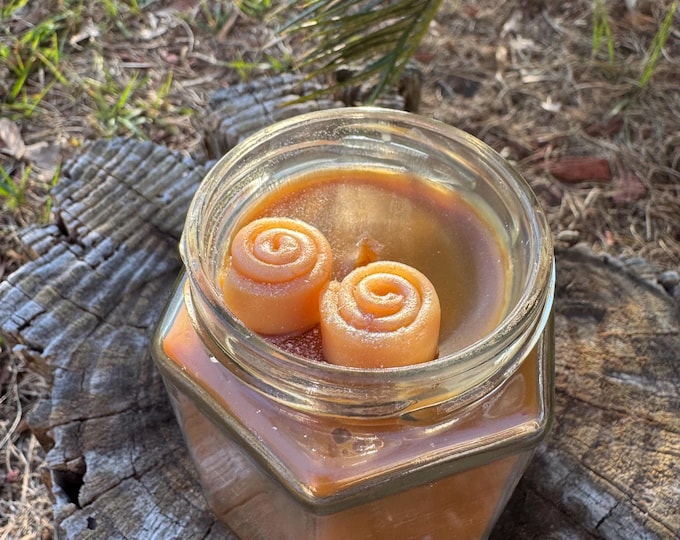 Featured listing image: Cinnabuns Candle