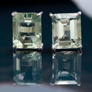天然グリーンアメジスト八角形スタッドピアス、925スターリングシルバーミニマリストジュエリー、繊細なピアス、プラシオライトクォーツ、誕生日プレゼント