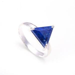 Natürlicher blauer Lapis Lazuli Dreiecksring, 925 Sterlingsilber-Filigraner Schmuck, Vintage-Ring, einfacher Ring aus blauem Stein, Geburtstagsgeschenk für ihn
