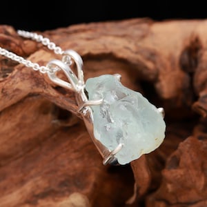 Natürlicher Aquamarin-Rohkristallanhänger, 925 Sterlingsilber-Filigraner Schmuck, Boho-Kristall-Halskette, Geburtstagsgeschenk