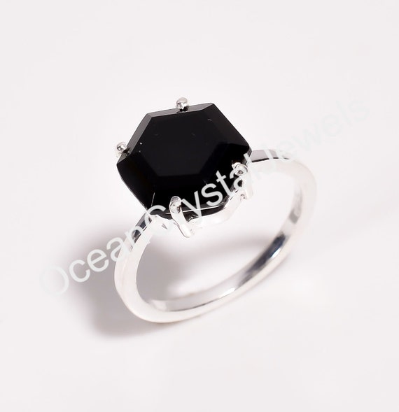 HEXAGON CRYSTAL RING BLACK HEXAGON CRYSTAL RING BLACK