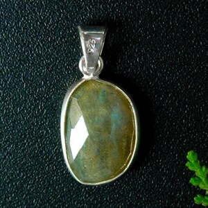 Natürliche Labradorit Charm Anhänger, 925 Sterling Silber handgemachte Schmuck, Vintage Anhänger, Statement Anhänger, zarte Halskette, Hochzeitsgeschenk