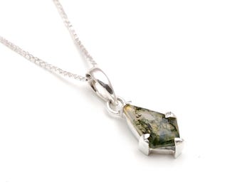 Colgante de cometa de ágata musgosa natural, collar de plata de ley con piedra preciosa verde