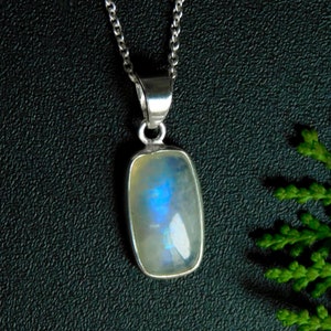 Natural Blue Fire Moonstone Chain Pendant, 925Sterling Silver Minimalist Jewelry, Vintage Necklace, Delicate Necklace, Birthday Gift For Her