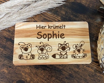 Hier krümelt Brettchen, Frühstücksbrett personalisiert, Brettchen personalisiert, Geschenkidee, Frühstücksbrettchen, süße wilde Tierchen