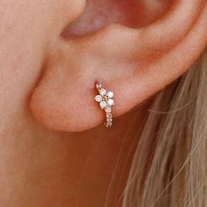 Cartilage hoop,Diamond huggie hoop earrings,14k solid gold hoop earrings helix hoop piercing,small flower tiny diamond hoops,helix earring