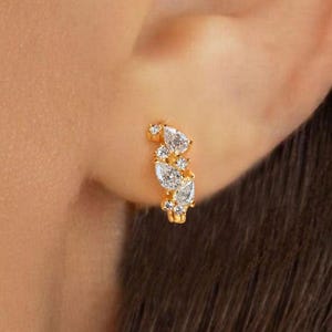 Diamond huggie hoop earrings,14k gold hoop earrings,small diamond hoops,tiny hoop earrings,diamond huggie earrings,mini cartilage earring
