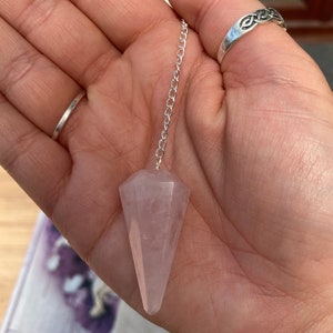 Rose Quartz Pendulum // Mental Health Crystals // Divination // Crystal Pendulum // Witchcraft Supplies // Gifts for her //Gifts for him