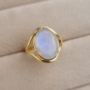 14K gold ring set with Natural AAA grade Rainbow Moonstone, Handmade 14K Solid Gold For her, Alternative engagement ring, June birthstone