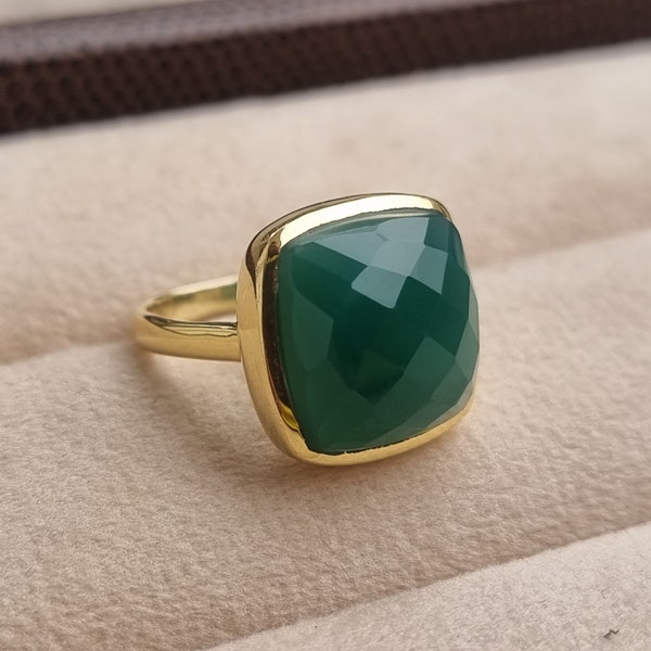 14K gold ring set with AAA grade Green onyx, Handmade 14K Solid Gold cocktail ring,May birthstone, engagement Ring, Anniversary Gift for her