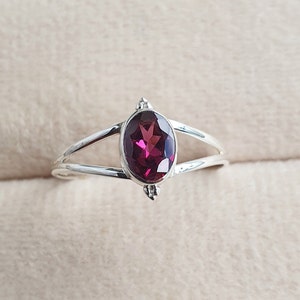 Natural AAA grade Rhodolite garnet Ring, 925 Sterling Silver Ring, Handmade, Gift For Fiance, Engagement Gift, Gemstone Jewelry, Unisex Ring
