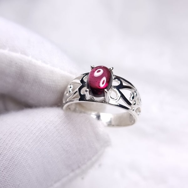 Natural Rhodolite Garnet Ring, 925 Sterling Silver Ring, Handmade, Gift For her, alternative Engagement Ring, Gemstone Jewelry, Unisex Ring