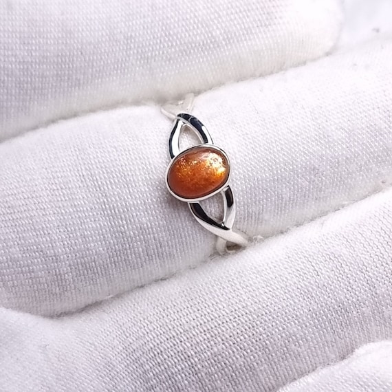 Natural AAA grade Sunstone set in 925 Sterling Silver Ring, Handmade, Gift For her, alternative Engagement Gift, Gemstone Jewelry for her