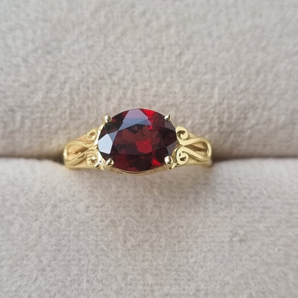 14K gold ring set with 3 CT Natural AAA grade Garnet,  Cut, Handmade 14K Solid Gold, Alternative engagement ring, January birthstone