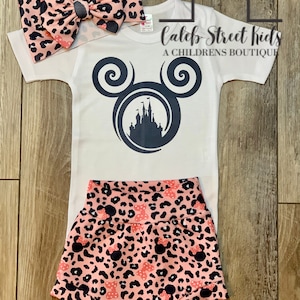 Minnie Leopard Pink Disney Magic Kingdom Baby or Toddler Set / Baby Bummies Biker Shorts / Magic Outfit