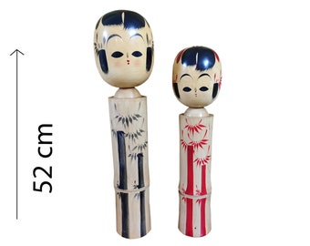 52 cm, couple de Kokeshi unique par Koide Shigeharu.  Poupées Kokeshi Géante du Japon, motif bambou