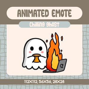 Emote animado de fantasma escalofriante para Twitch y Discord: fantasma kawaii con café y portátil en llamas para transmisiones de Halloween y temporadas espeluznantes.