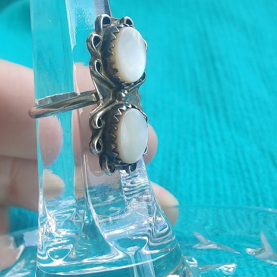 Native American Sterling Silver and MOP Ring - image 1