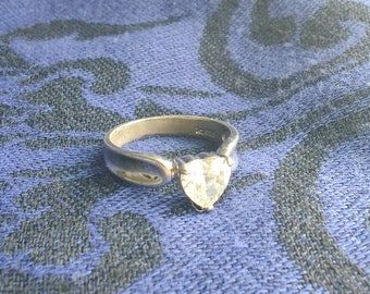 Beautiful sterling silver heart statement ring