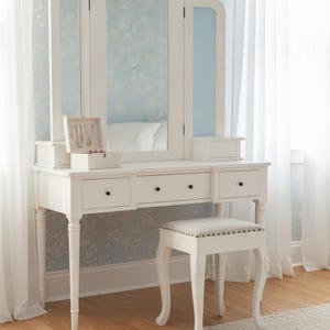 Carved Mahogany Vanity Dressing Table with Stool French Provincial Triple Mirror