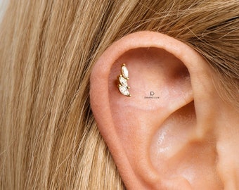 Tiny Leaf Flat Back Labret, Cartilage Earrings, Tragus Stud, Helix Stud, Flat Back Stud, 925 Sterling Silver, Minimalist Earring