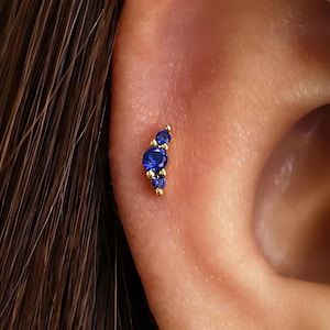 Sapphire Climber Flat Back Labret, Cartilage Earrings, Tragus Stud, Helix Stud, Flat Back Stud, 925 Sterling Silver, Dainty Minimalist