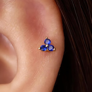 Sapphire Flower Petal Flat Back Labret, Cartilage Earrings, Tragus Stud, Helix Stud, Flat Back Stud,, Dainty Minimalist Earring