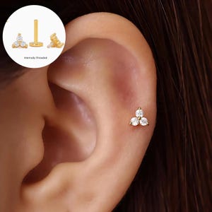 3 petals Flower internelly threaded Petal Flat Back Labret, Cartilage Earrings, Tragus Stud, Helix Stud,  Dainty Minimalist Earring