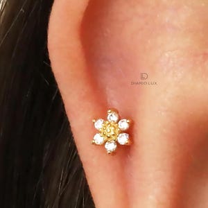 Sunflower Flat Back Labret, Cartilage Earrings, Tragus Stud, Helix Stud, Flat Back Stud, 925 Sterling Silver, Dainty Minimalist Earring