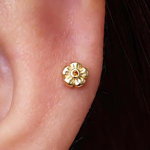 Garnet 18G Flower Internal Threaded Flat Back Labret, Cartilage Earrings, Tragus Stud, Helix Stud, 925 Sterling Silver, Minimalist Earring