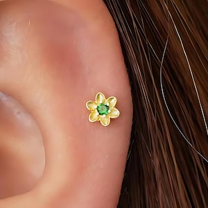 18G emerald stone Flower Internal Threaded Flat Back Labret Cartilage Earrings, Tragus Stud, Helix Stud,  925 Sterling Silver, Minimalist