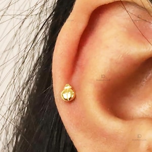 Dainty ladybug Flat Back Labret, Cartilage Earrings, Tragus Stud, Helix Stud, Flat Back Stud, Sterling Silver, Dainty Minimalist Earring