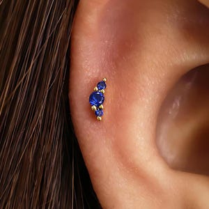 Sapphire 18G Climber Internal Threaded Flat Back Labret, Cartilage Earrings, Tragus Stud, Helix Stud, 925 Sterling Silver, Minimalist