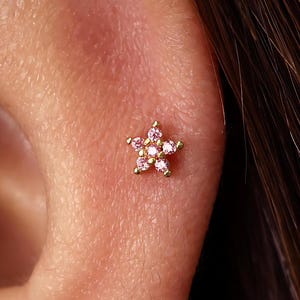 Pink tourmaline 18G Flower Internal Threaded Flat Back Labret, Tragus Stud, Helix Stud, 925 Sterling Silver, Minimalist Earring