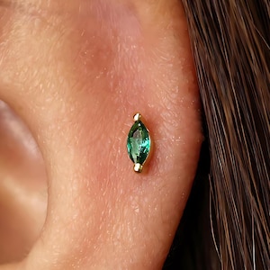 Emerald Marquise Flat Back Labret, Cartilage Earrings, Tragus Stud, Helix Stud, Flat Back Stud, 925 Sterling Silver, Minimalist Earring