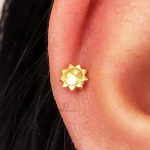 Sun Flat Back Labret, Cartilage Earrings, Tragus Stud, Helix Stud, Flat Back Stud, 925 Sterling Silver, Dainty Minimalist Earring