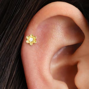 18G White stone Flower Internal Threaded Flat Back Labret, Cartilage Earrings, Tragus Stud, Helix Stud,  925 Sterling Silver, Minimalist