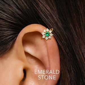18G emerald stone Flower Cartilage Hoop Earring • flower upper helix earring • lobe earrings • tragus earrings • ear stack • minimalist