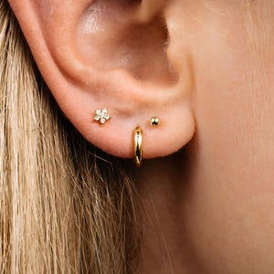 Double Stone and Five Petal Flower Threadless Push Pin, Cartilage Earrings, Tragus Stud, Helix Stud, Flat Back Stud, Minimalist Earring