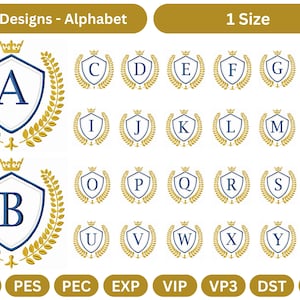Puede incluir: Un conjunto de 26 diseños de alfabeto, cada uno con una letra dentro de un escudo, rodeada por una corona de laurel dorada y coronada con una corona. Las letras son de color azul marino. La imagen incluye el texto "26 Designs - Alphabet" y "1 Size".