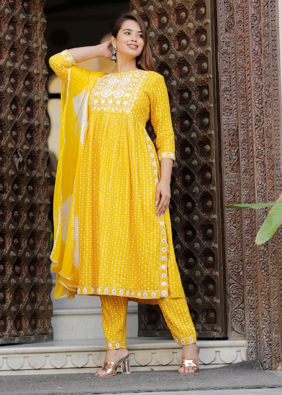 Pakistani Full Stitched Salwar Suit in Georgette Fabric