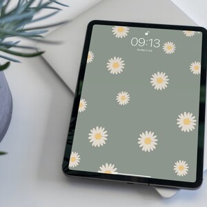 Daisy Flower iPad Wallpaper Pack 5 colours, Floral iPad Wallpaper Pack, iPad Lockscreen Backgrounds Aesthetic image 4