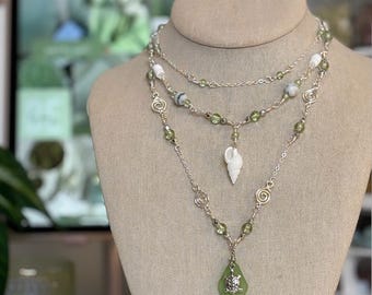 Moss agate|Turtle necklace |Summer and beach gold wire necklace| Handmade |Green & Silver wiring