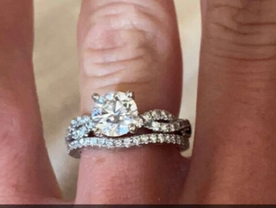 Vera wang online diamond wedding band