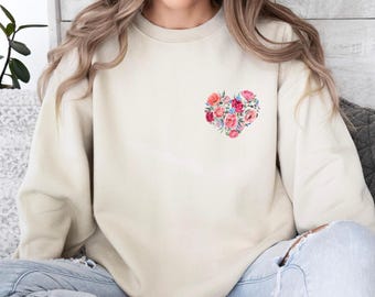 Floral Heart Sweatshirt, Cute Heart Sweater, Flower Lover Jumper, Wild Flowers Top, Mothers Day Gift Top, Retro Heart Top, Flowers Heart Top