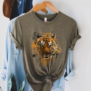 Tiger Grafik Shirt, Tiger Aquarell, Dschungel Shirt, Safari T-Shirt, Tierliebhaber Shirt, Tiger Liebhaber Geschenk, große Katze Shirt, Tierliebhaber Geschenk