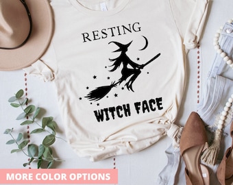 休息中の魔女の顔シャツ | ハロウィン Tシャツ | ハロウィン パーティー シャツ | 魔女シャツ | トレンディなハロウィン T シャツ | 魔女シャツ