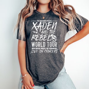 Viertes Flügel Xaden Band Shirt, Sorrengail TShirt, Basgiath War College T-Shirt, Riorson T-Shirt, Violett Shirt, Drachenreiter, Bookish Merch